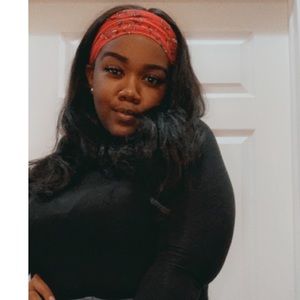 Meet your Posher, Alexis